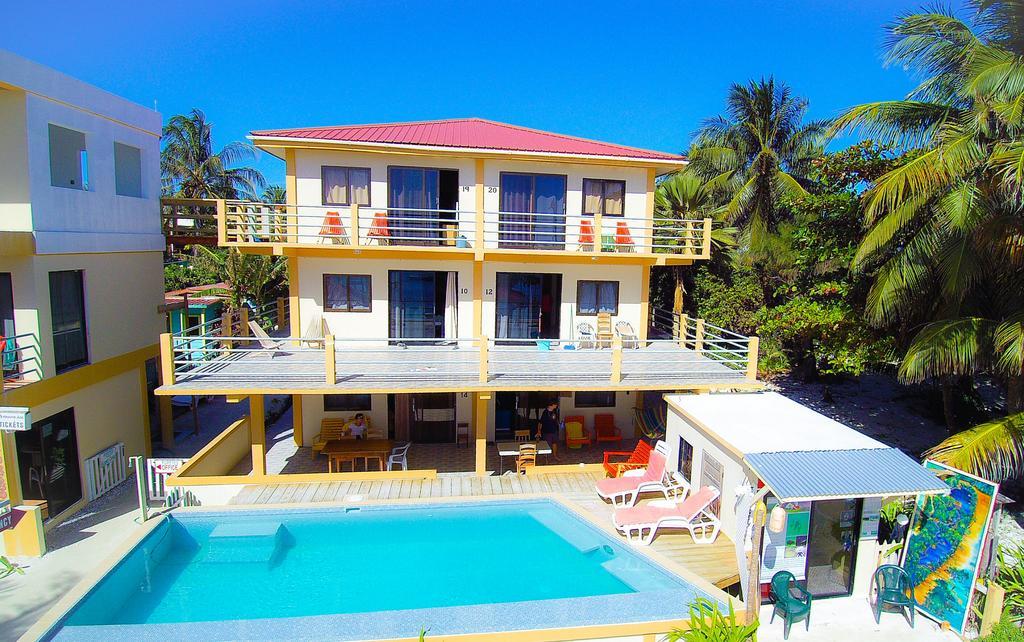 Popeye'S Beach Resort San Pedro  Eksteriør billede